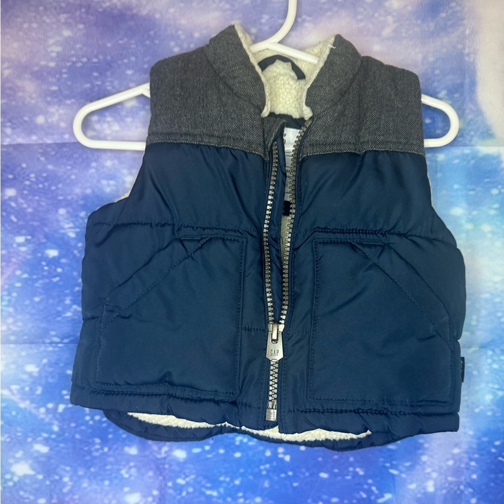 Boys baby gap vest 🛍